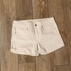 (NWOT) AE White Jean Shorts